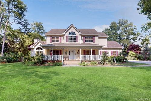 64230 Route 48, Greenport, NY, 11944-2209 | Card Image