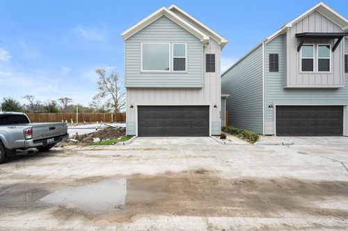 8118 Esther Acres Ln, Houston, TX, 77088 | Card Image