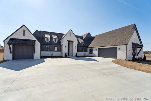 5502 E 174th St S, Bixby, OK, 74008-3069 | Card Image