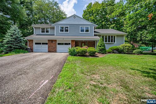 71 Columbus Rd, Demarest, NJ, 07627-1401 | Card Image