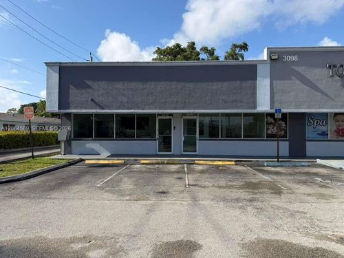 back-office-3098 Stirling Rd, Hollywood, FL, 33021-2015 | Card Image