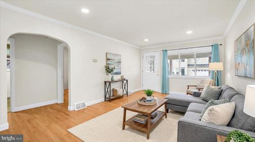 631 Cresswell Rd, BROOKLYN PARK, MD, 21225-3812 | Card Image