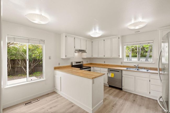 20828 Via Colombard, House other with 2 bedrooms, 2 bathrooms and 2 parking in Sonoma CA | Image 11