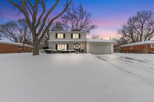 1111 Trotwood Ln, Flint, MI, 48507-3710 | Card Image