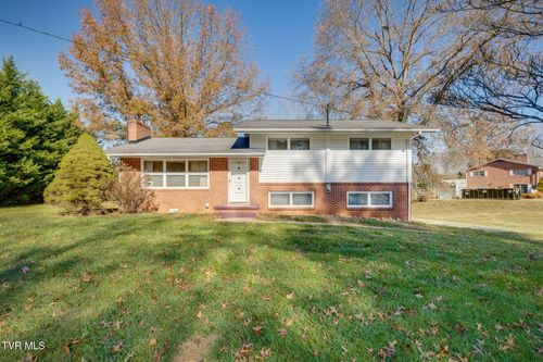 106 Patrick Henry Cir, Kingsport, TN, 37663-3733 | Card Image