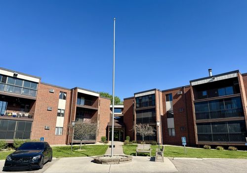 318-1800 Riverwood Dr, Burnsville, MN, 55337-1362 | Card Image
