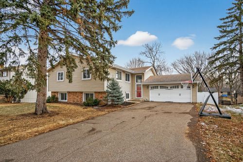6806 Deerwood Ln N, Maple Grove, MN, 55369-5532 | Card Image