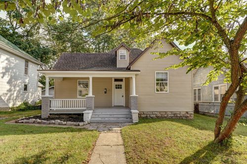 826 W Webster St, Springfield, MO, 65802-1751 | Card Image