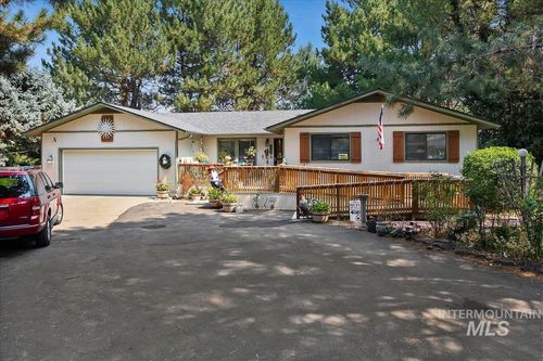 215 Willow Ln, Hagerman, ID, 83332-5434 | Card Image