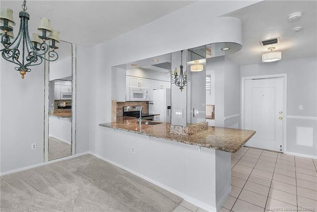 APT-1604 - 9900 S Ocean Dr, Condo with 2 bedrooms, 2 bathrooms and null parking in Jensen Beach FL | Image 8