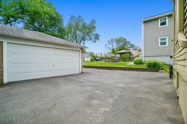 27 Field Rd, Home with 5 bedrooms, 2 bathrooms and null parking in Maplewood NJ | Image 45