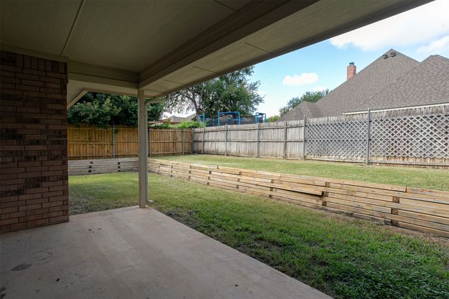 Large rear patio | Image 33