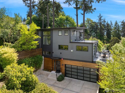 6829 Se 32nd Street, Mercer Island, WA, 98040 | Card Image