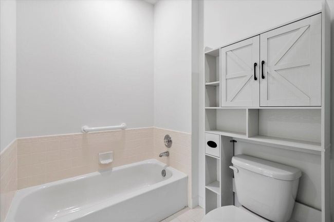 10705 Pelican Dr, Condo with 2 bedrooms, 2 bathrooms and null parking in West Palm Beach FL | Image 15