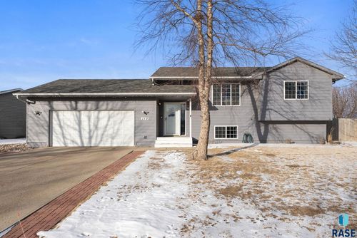 110 Atkins Dr, Tea, SD, 57064-2082 | Card Image