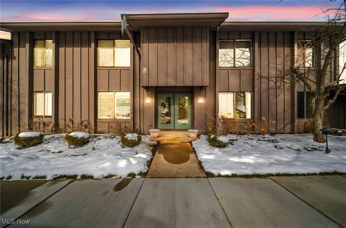 apt-103-7465 Millrace Ln, Sagamore Hills, OH, 44067-2381 | Card Image