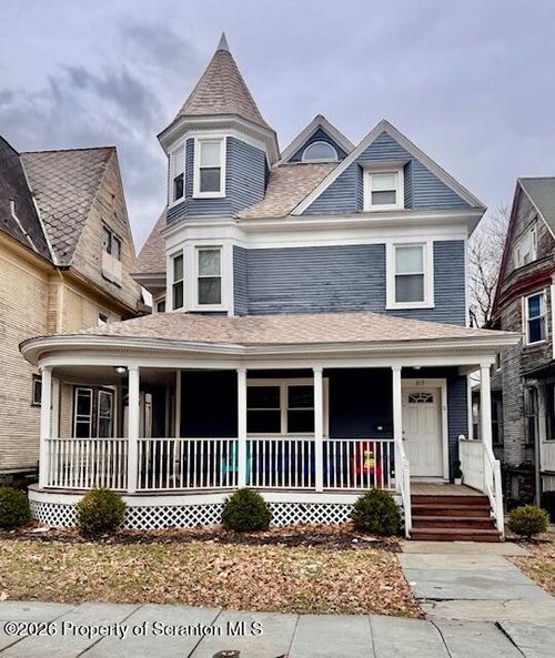 815 Monroe Ave, Scranton, PA, 18510-1106 | Card Image
