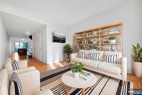 122 Jefferson Street, Hoboken, NJ, 07030 | Card Image