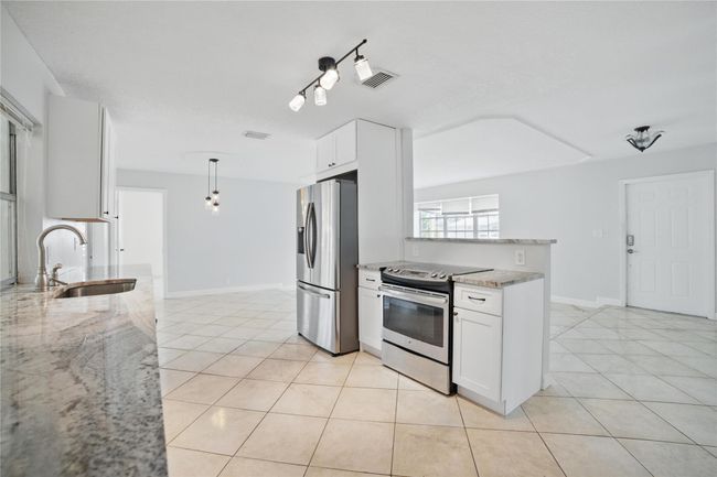 7965 Nw 9 Th St, House other with 3 bedrooms, 2 bathrooms and null parking in Margate FL | Image 8
