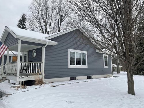 W242N4251 Swan Road, Pewaukee, WI, 53072 | Card Image