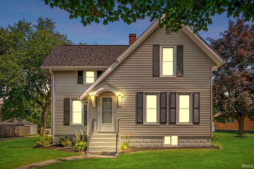 212 E Waterford St, Wakarusa, IN, 46573-9532 | Card Image