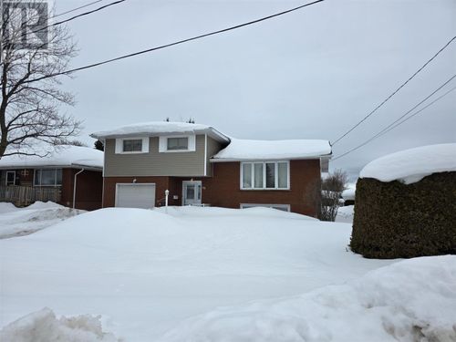 611 Brunswick Ave, Sault Ste Marie, ON, P6C4G2 | Card Image