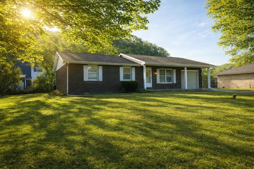 111 Maher Dr, Morehead, KY, 40351-2002 | Card Image