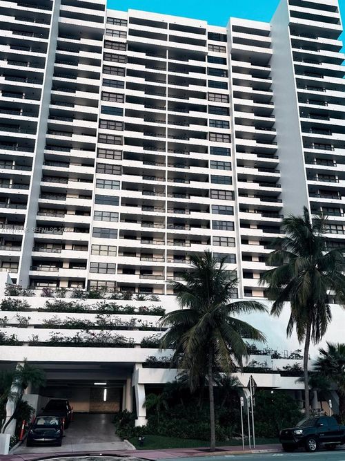 apt-506-2555 Collins Ave, Miami Beach, FL, 33140-4757 | Card Image