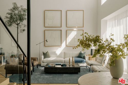 th8-702 N Doheny Dr, West Hollywood, CA, 90069-5578 | Card Image