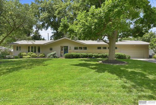 704 Dillon Drive, Omaha, NE, 68132 | Card Image