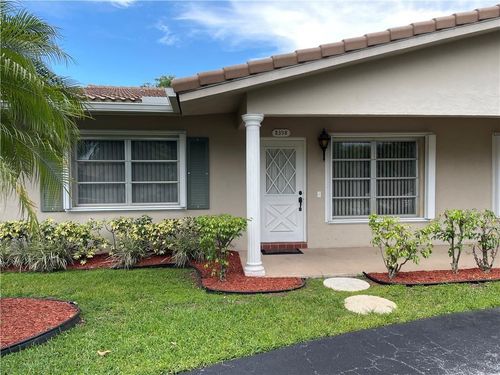 8398 Nw 35th St, Coral Springs, FL, 33065-4532 | Card Image