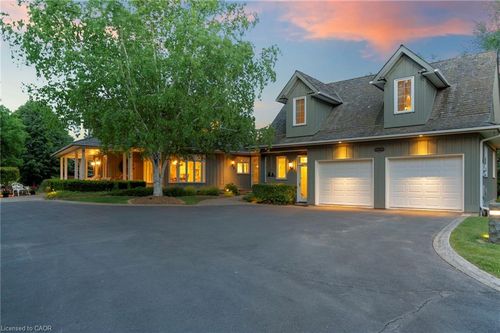 402 Progreston Rd, Carlisle, ON, L0R1H1 | Card Image