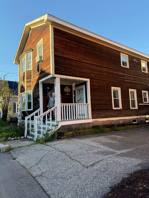 27 S State St, Concord, NH, 03301-3721 | Card Image