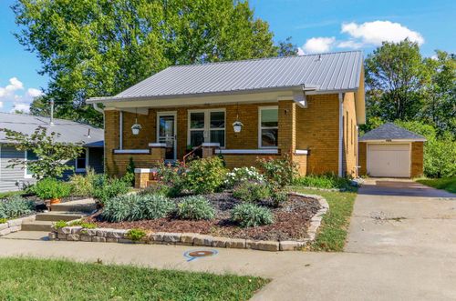 414 West St, Boonville, MO, 65233-1055 | Card Image