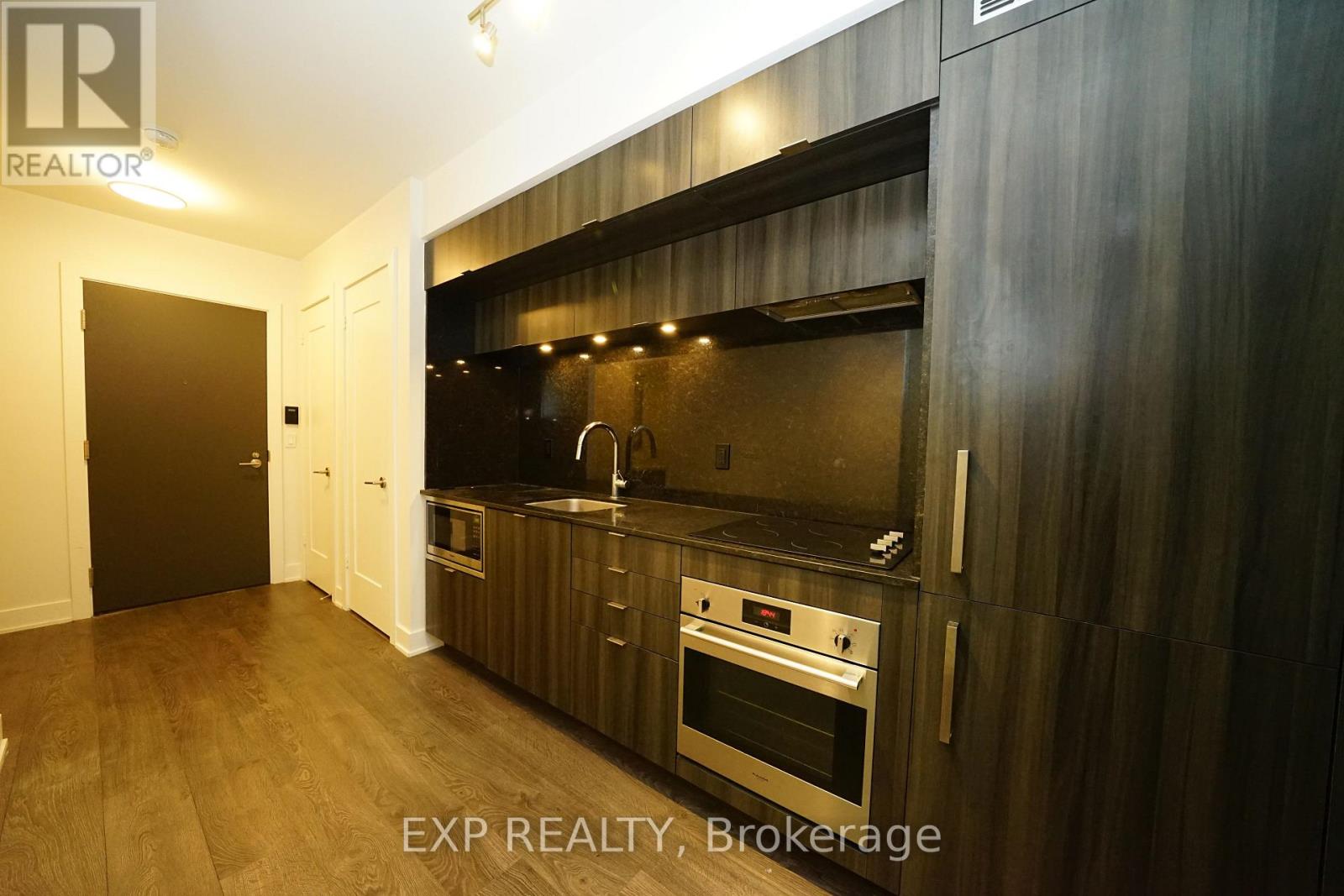 Residential Lease in Toronto (Kensington-Chinatown) 5