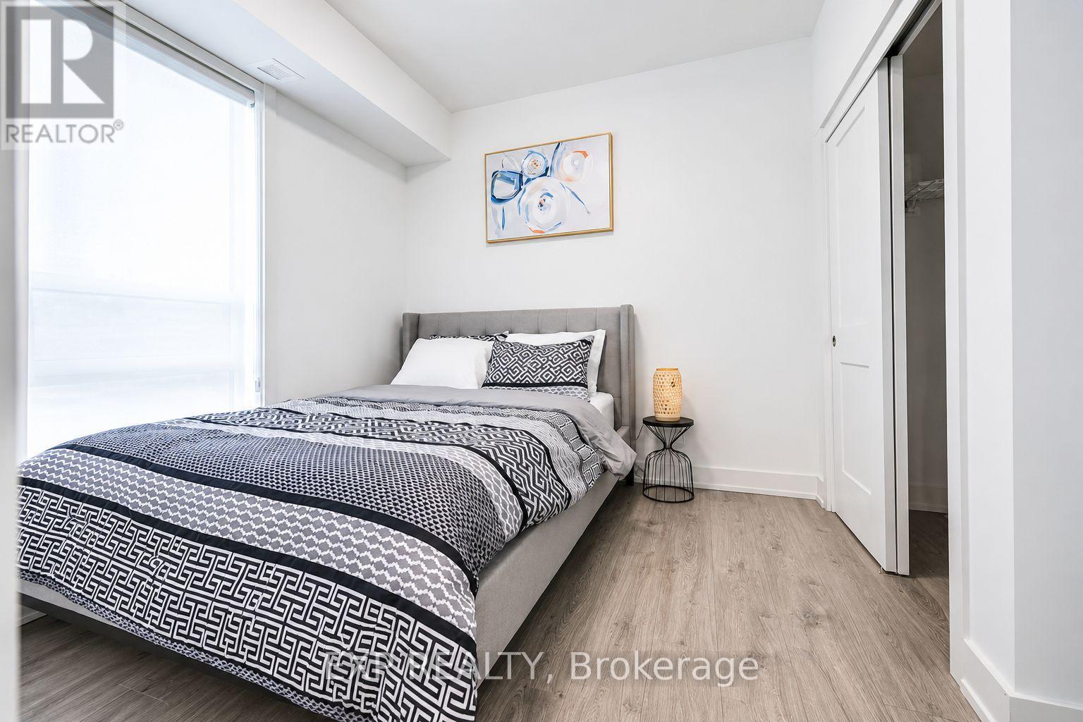 Residential in Niagara Falls (Arad/Fallsview) 4