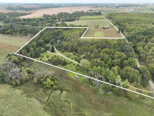 18075 Oneil Rd, Mineral Point, WI, 53565-8600 | Card Image