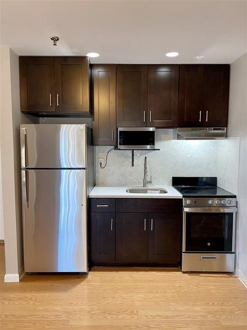 apt-3-130 Madison St, Hoboken, NJ, 07030-1879 | Card Image