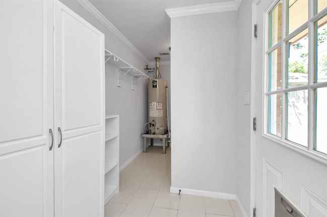 Mudroom/Laundry room w/ Storage Closet | Image 26