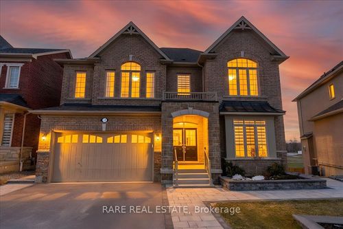 17 Sanford Cir, Springwater, ON, L9X2A8 | Card Image