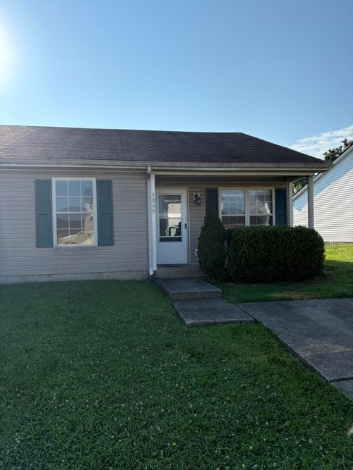 1045 Pinoak Dr, Nicholasville, KY, 40356-1366 | Card Image