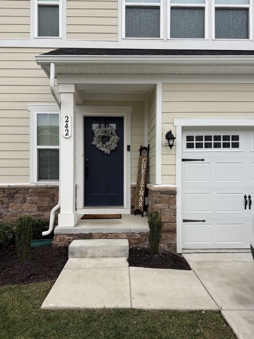 242 Pryor Dr, Gallatin, TN, 37066-5061 | Card Image