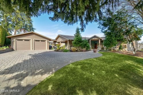 160 Horseshoe Ln, Selah, WA, 98942-9305 | Card Image