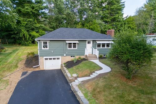 101 Westwood Dr, West Springfield, MA, 01089-1676 | Card Image