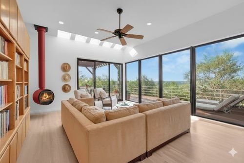 100 Derby Dr, Spicewood, TX, 78669-3148 | Card Image