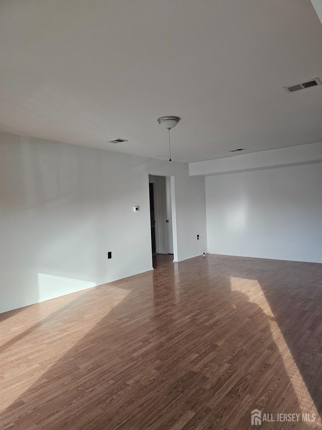 E - 144 Beverly Hill Ter, Townhouse with 1 bedrooms, 1 bathrooms and null parking in Woodbridge NJ | Image 12
