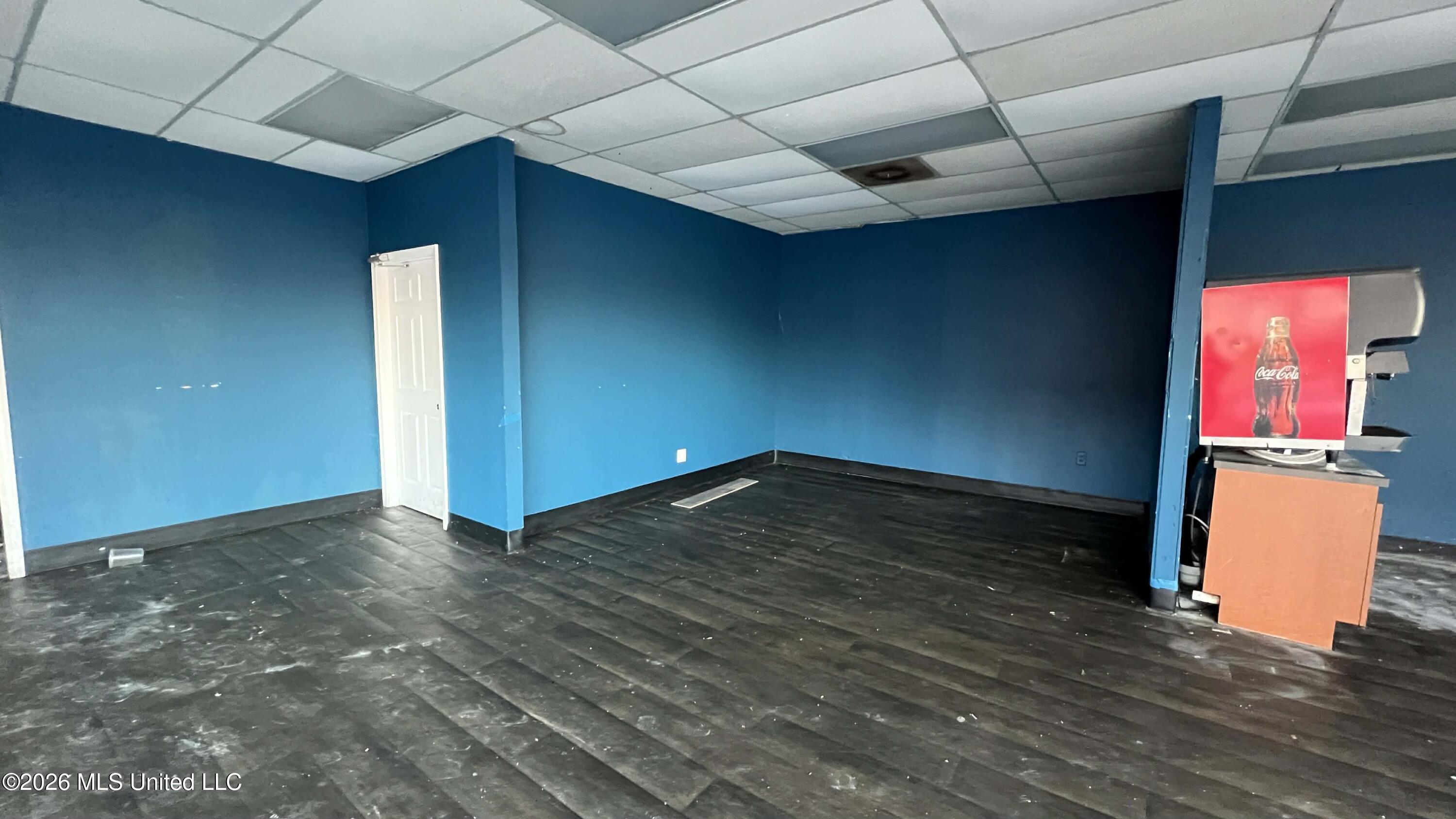 Commercial Lease in Jackson 5