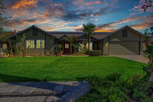 1454 Cedar Ln, Lemoore, CA, 93245-3372 | Card Image