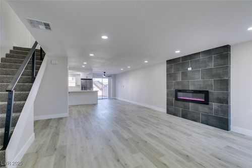 3367 Pavlo St, Las Vegas, NV, 89121-4221 | Card Image