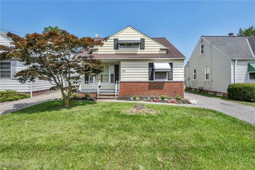 5781 Turney Rd, Garfield Heights, OH, 44125-4068 | Card Image